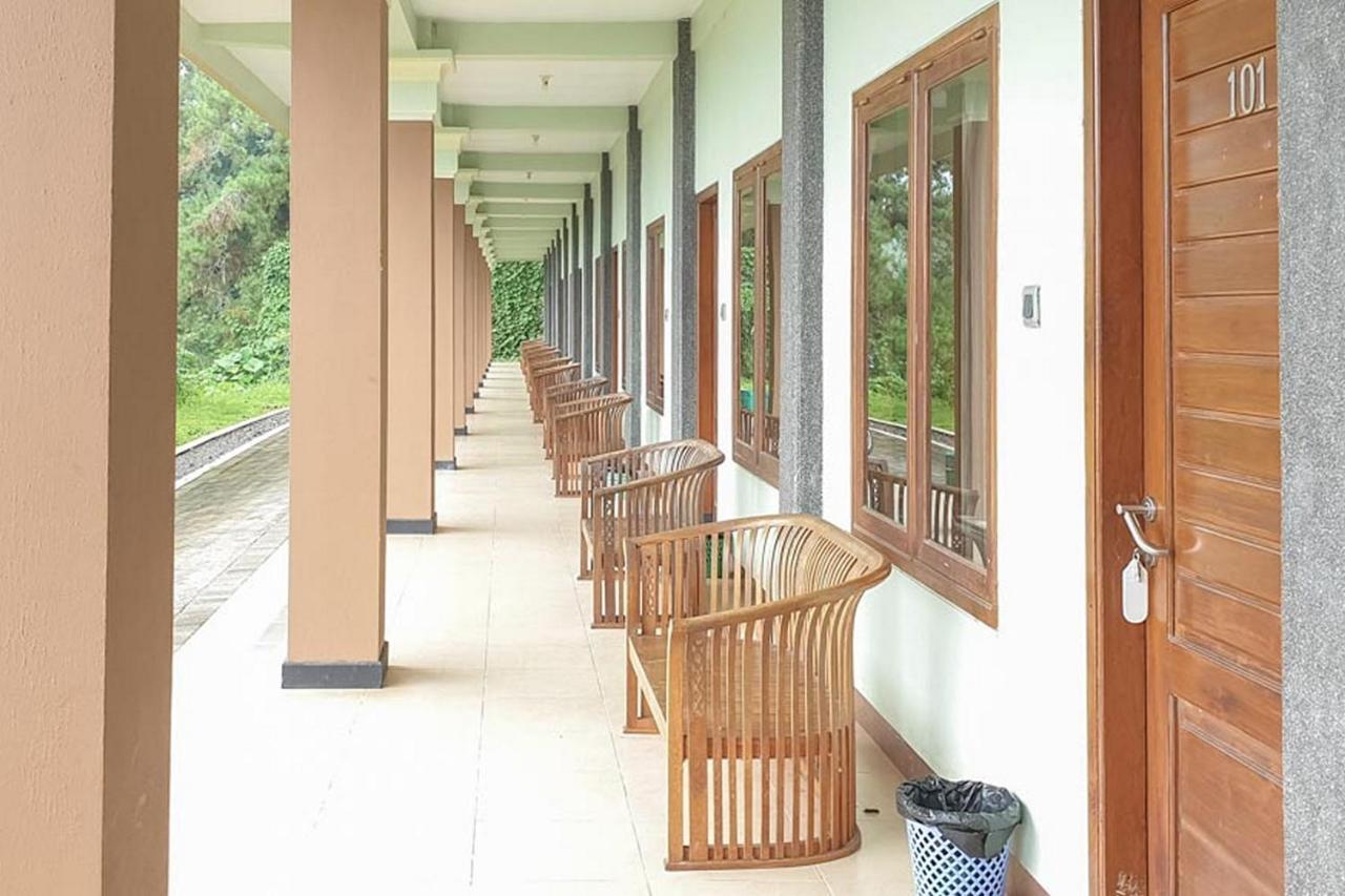 Hotel Bumi Bermi Permai Near Bermi Eco Park Mitra Reddoorz Probolinggo Exterior photo
