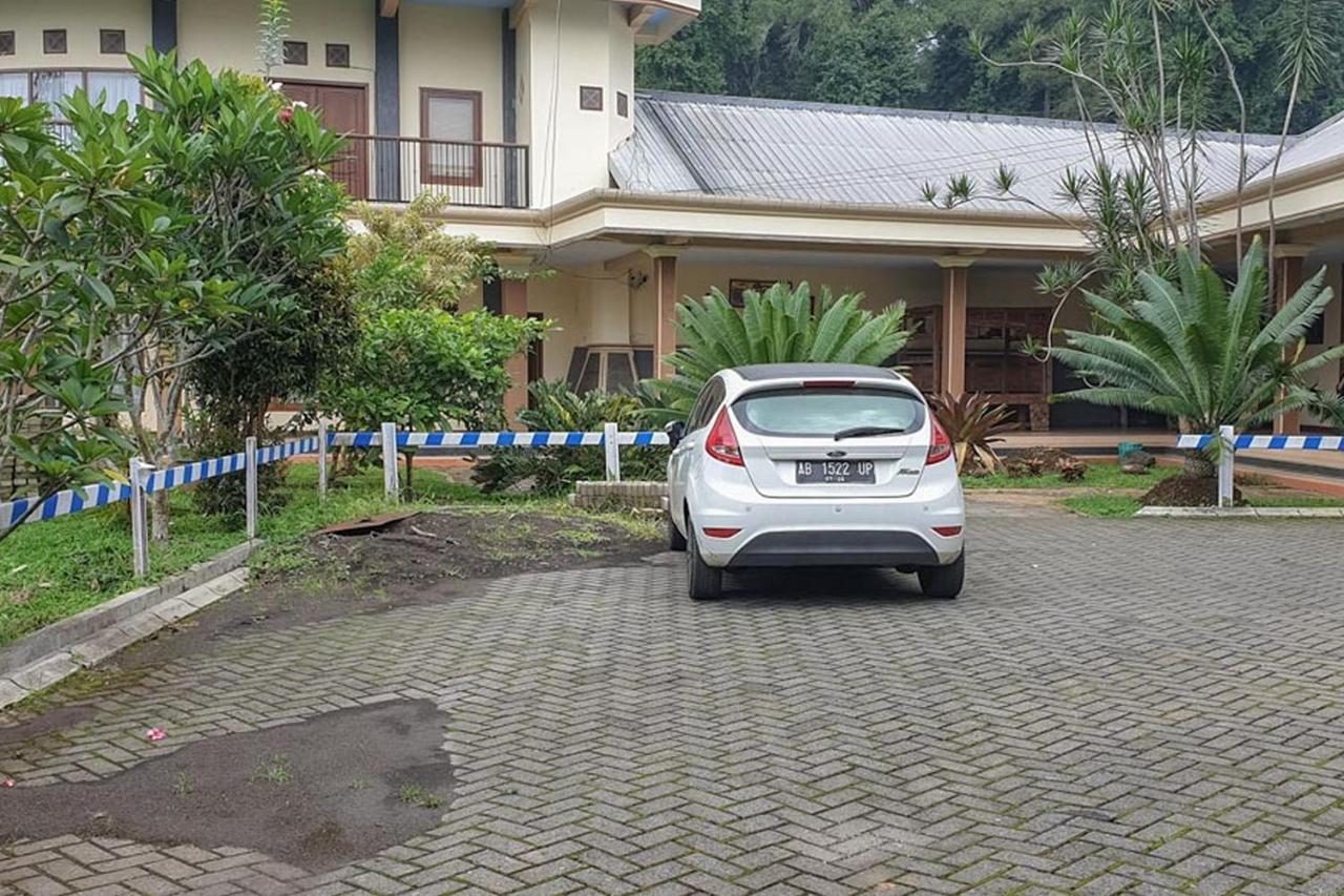 Hotel Bumi Bermi Permai Near Bermi Eco Park Mitra Reddoorz Probolinggo Exterior photo