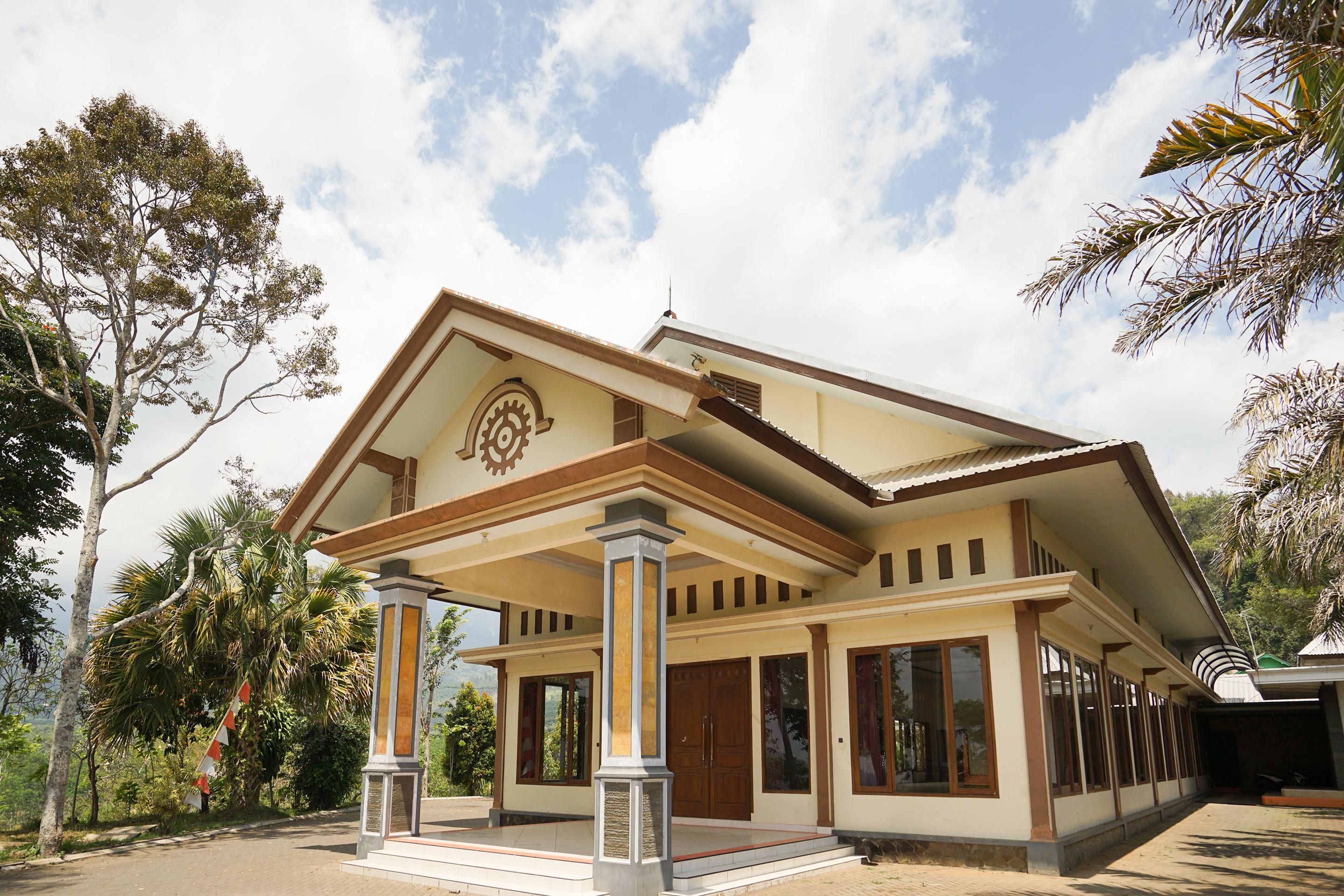 Hotel Bumi Bermi Permai Near Bermi Eco Park Mitra Reddoorz Probolinggo Exterior photo