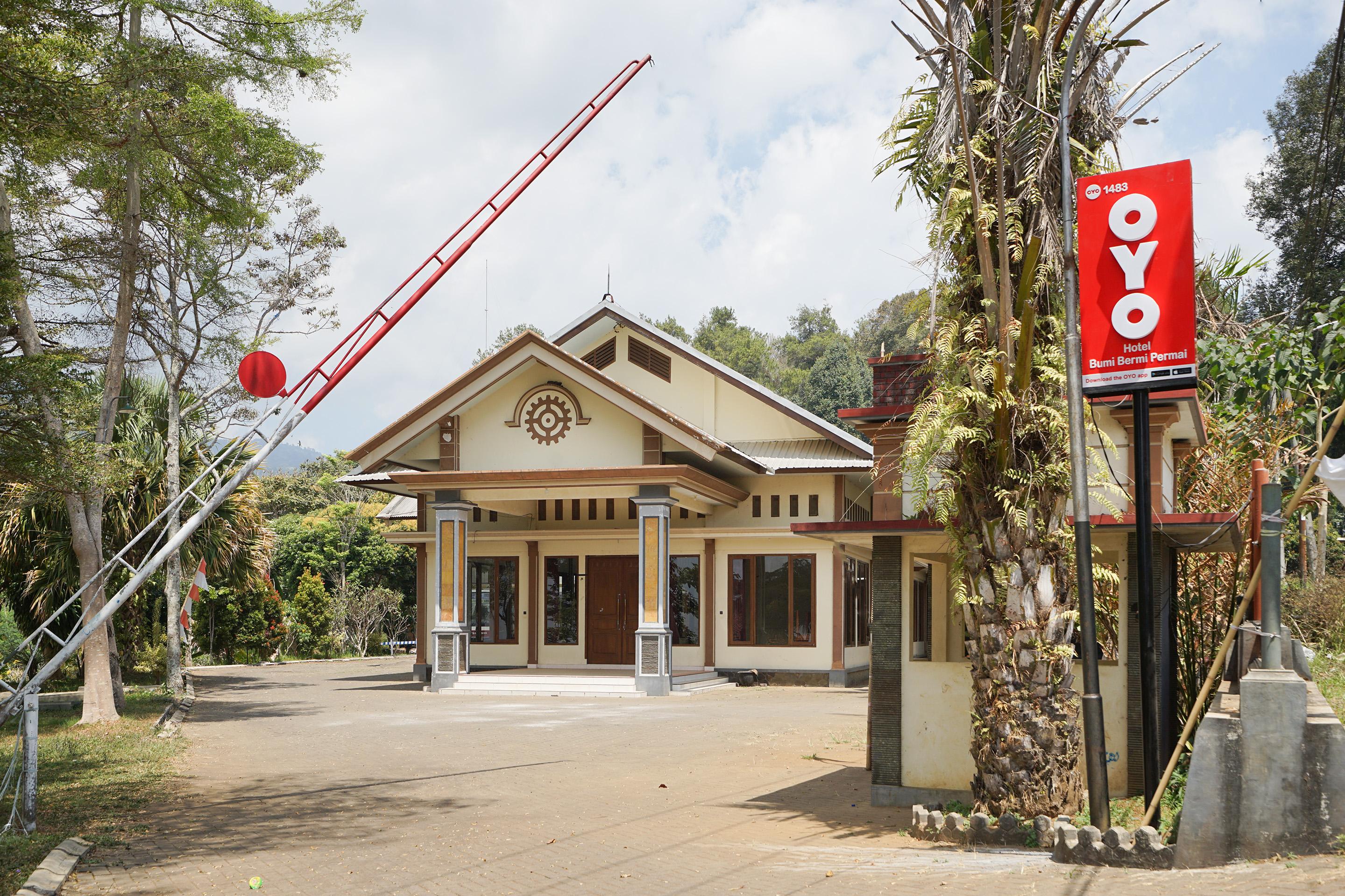 Hotel Bumi Bermi Permai Near Bermi Eco Park Mitra Reddoorz Probolinggo Exterior photo